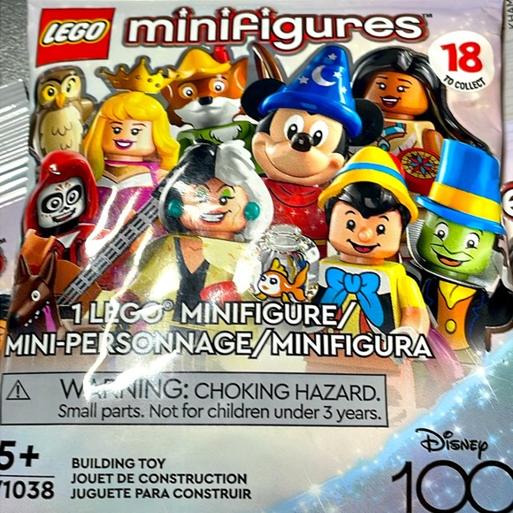 Lego Disney 100 The Queen - Picture 2 of 6